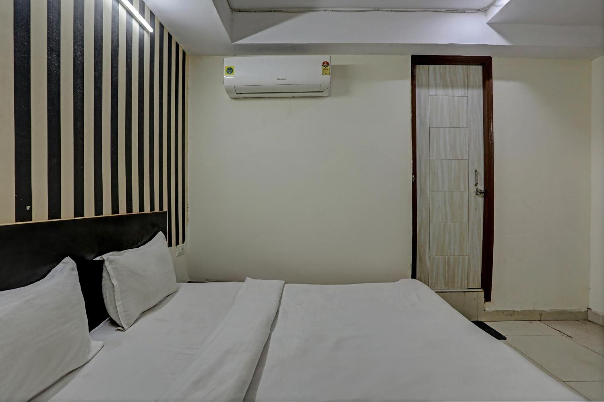 Hotel O Kanak Palace นิวเดลี ภายนอก รูปภาพ