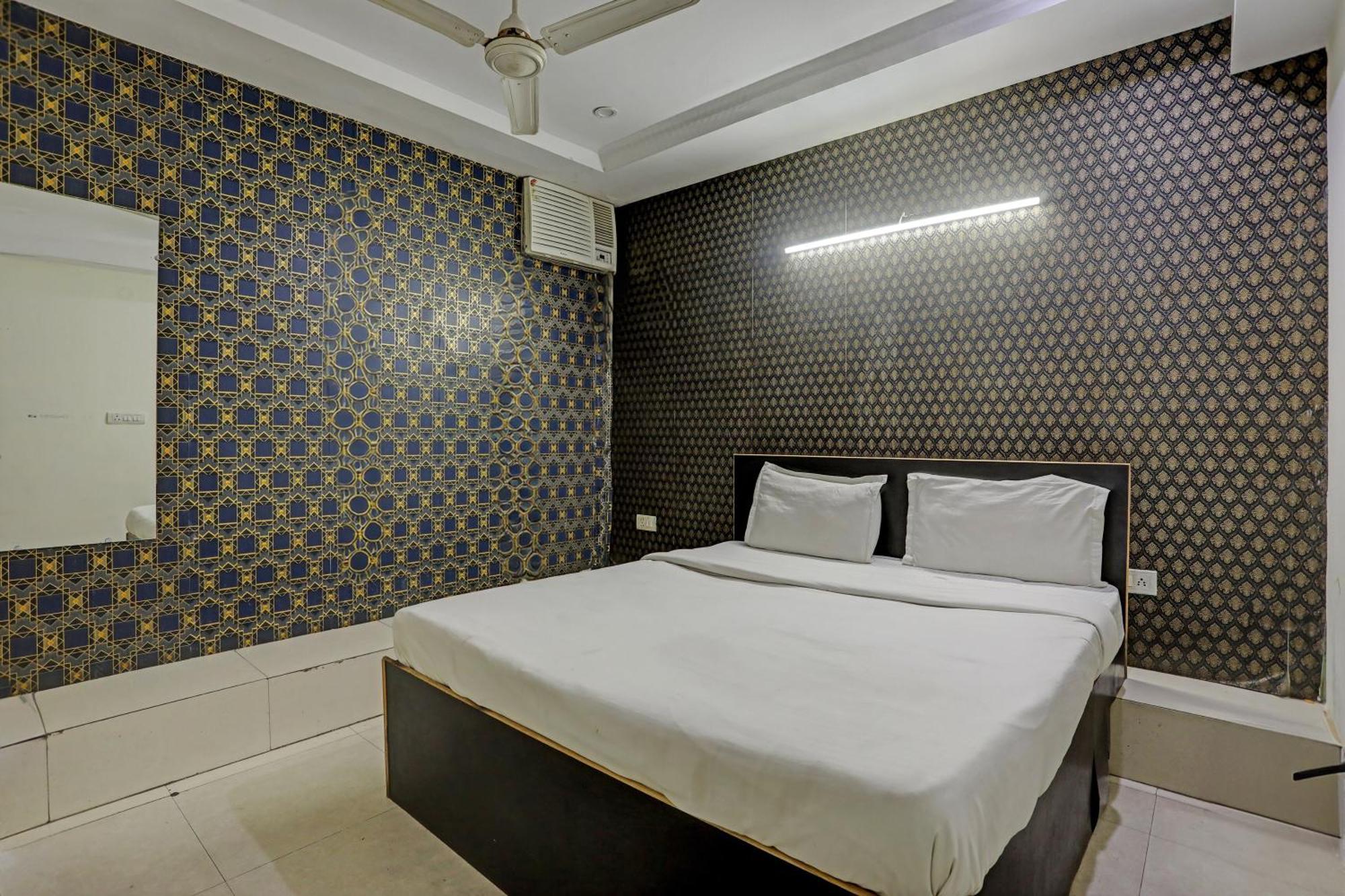 Hotel O Kanak Palace นิวเดลี ภายนอก รูปภาพ